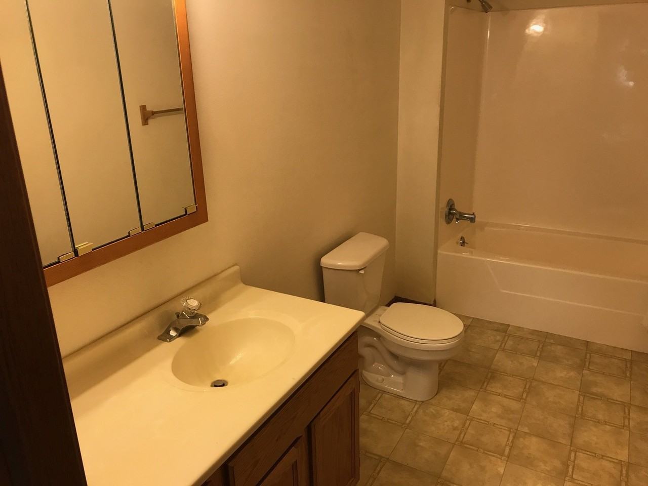 Silver Lake Rentals - Photo 4 of 18