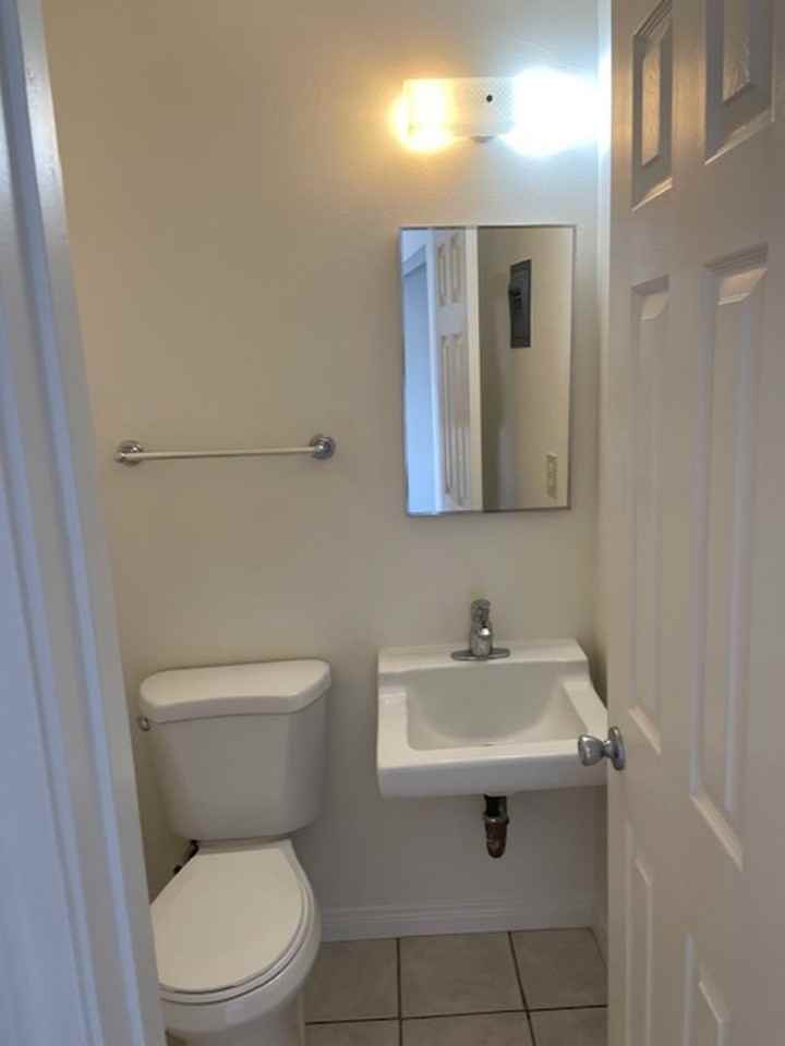 1058-60 E Foothill Blvd Warwick LLC - Photo 4 of 16