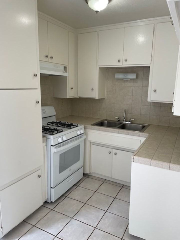 1058-60 E Foothill Blvd Warwick LLC - Photo 7 of 16