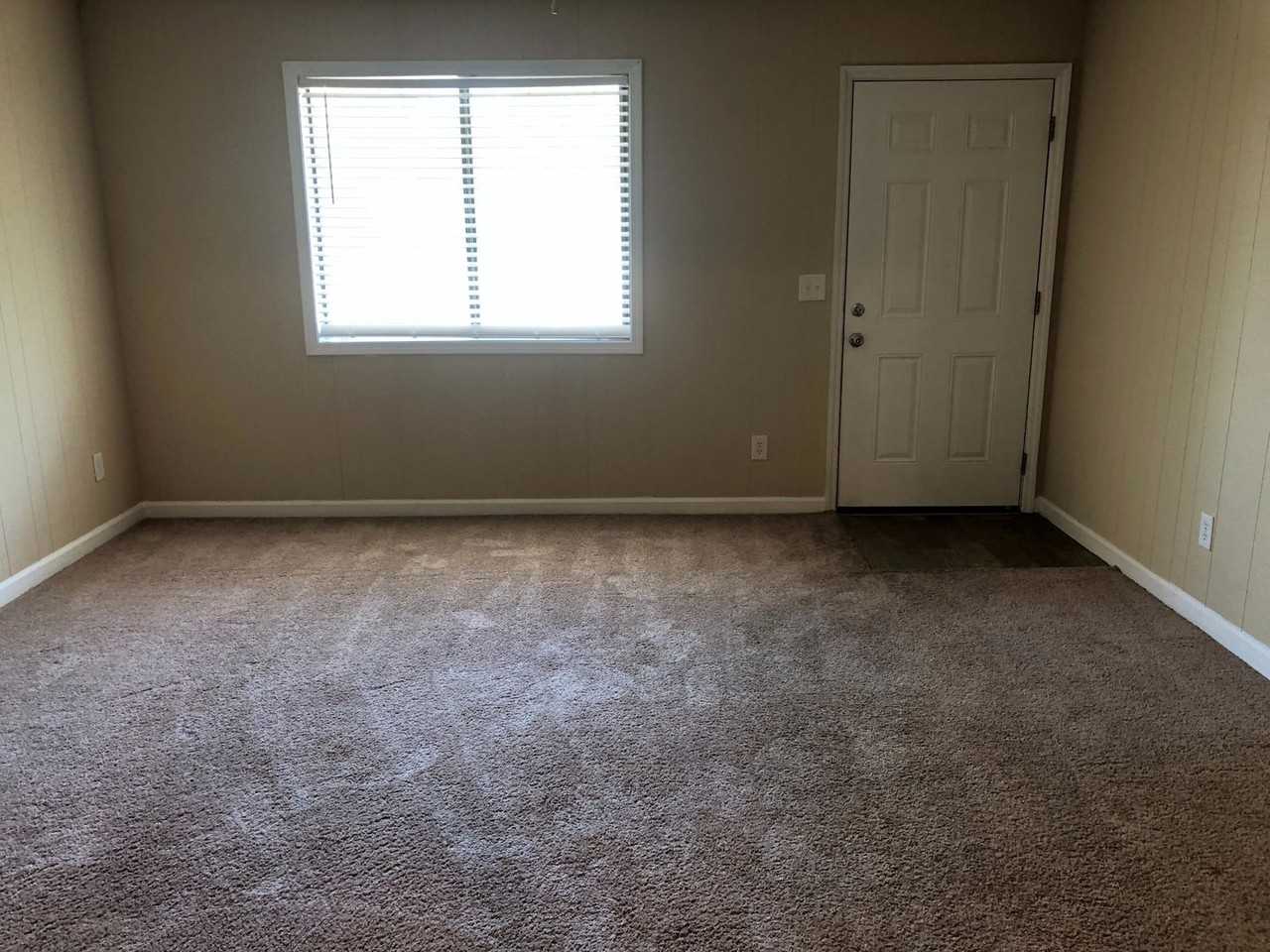 812 Creekside Dr - Photo 7 of 20