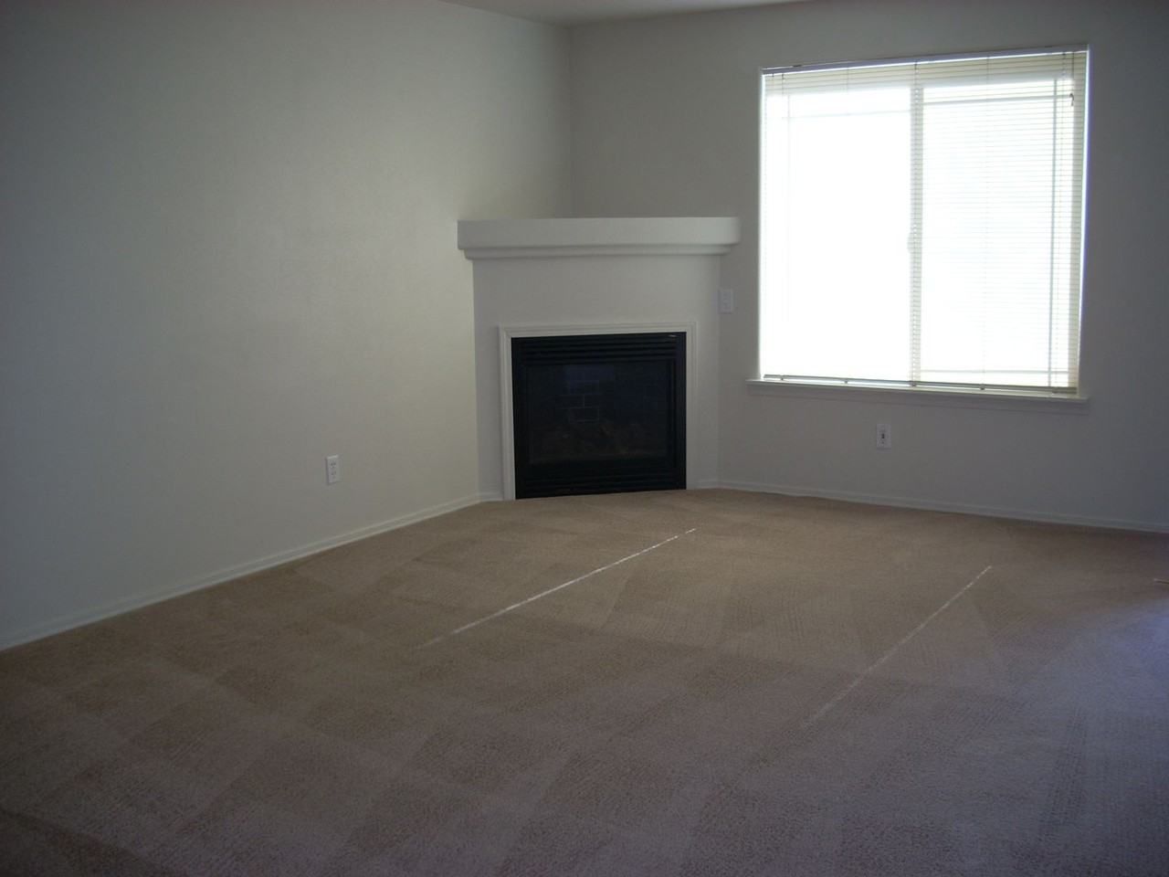 1710 Sw Juniper Ave - Photo 3 of 10