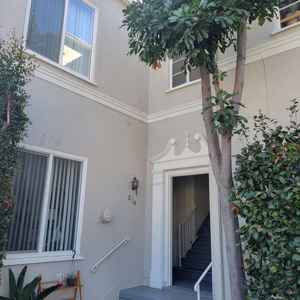 814 S.KINGSLEY DR. - Photo 2 of 3