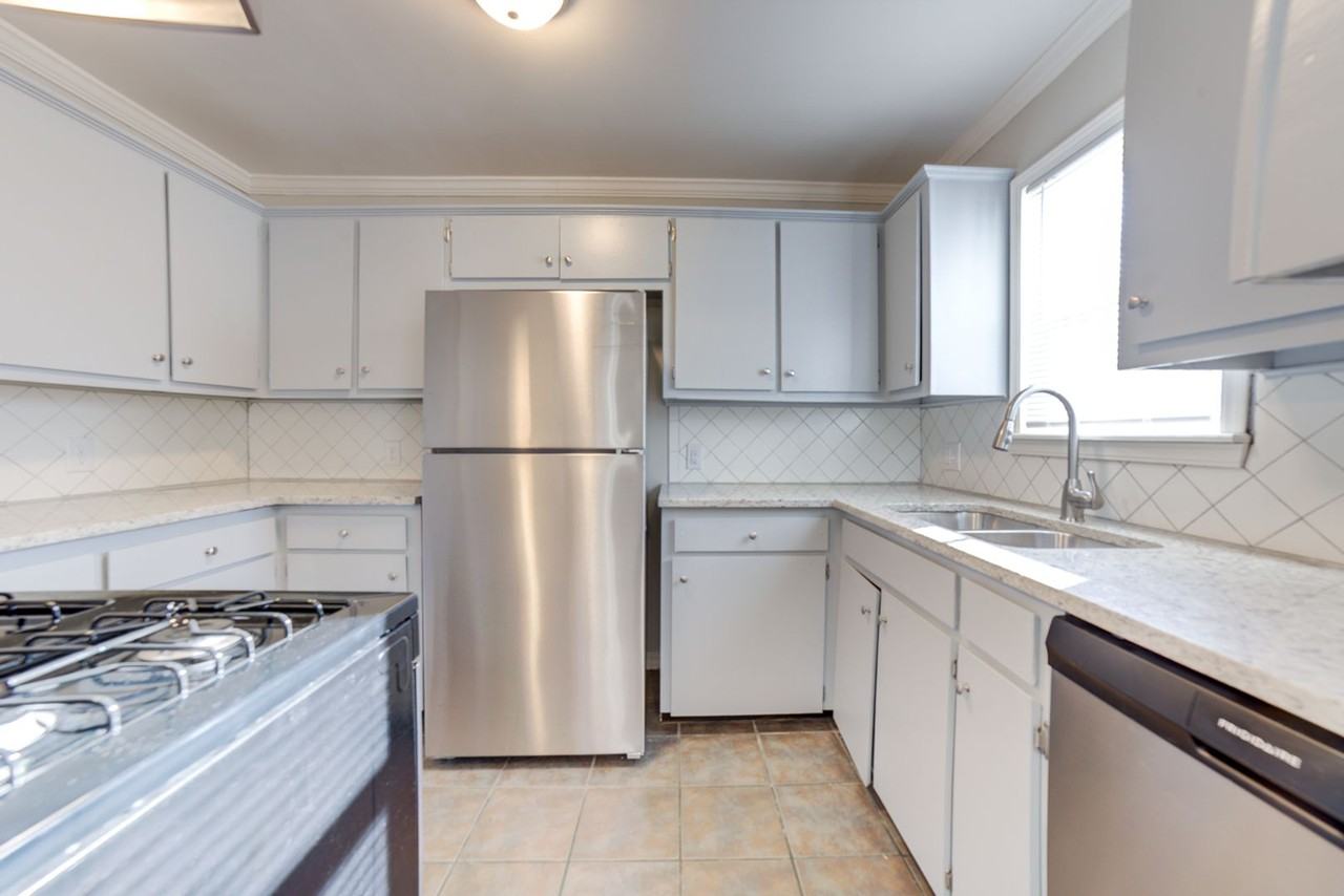 2128 W 46th Pl - Photo 2 of 28