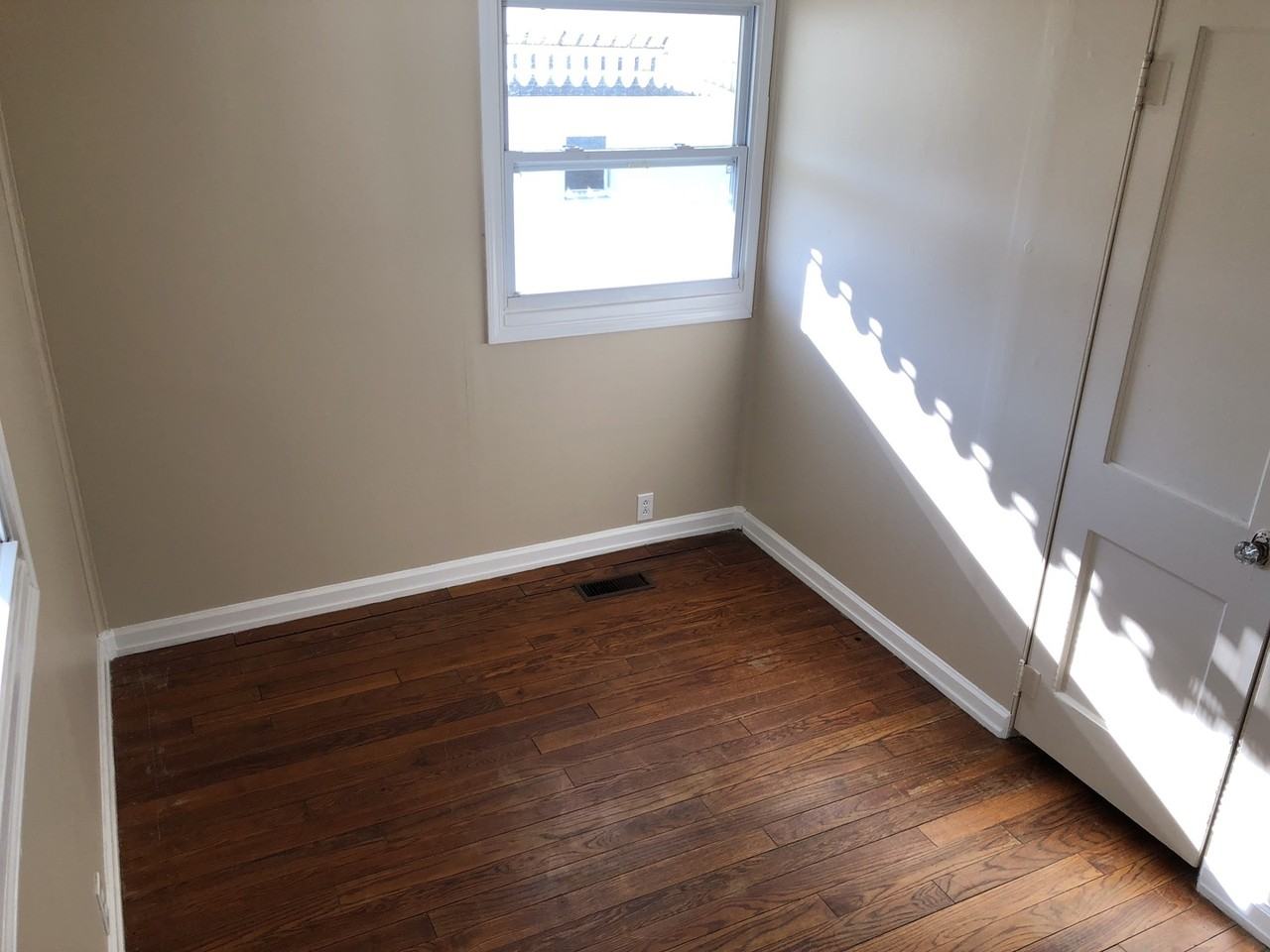 809 Milligan St - Photo 4 of 6