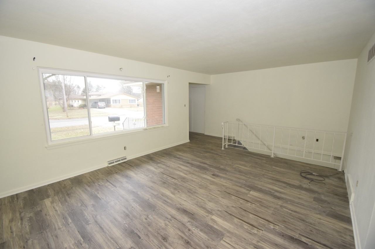 3700 E 34th Ln - Photo 3 of 12