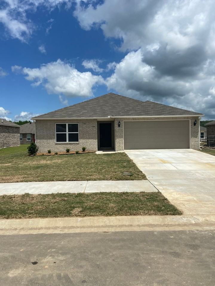 1650 Raden St - Photo 4 of 20