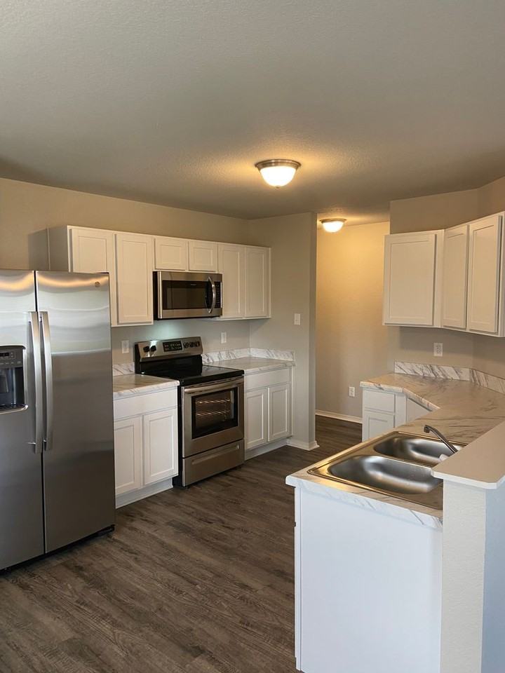 1650 Raden St - Photo 6 of 20