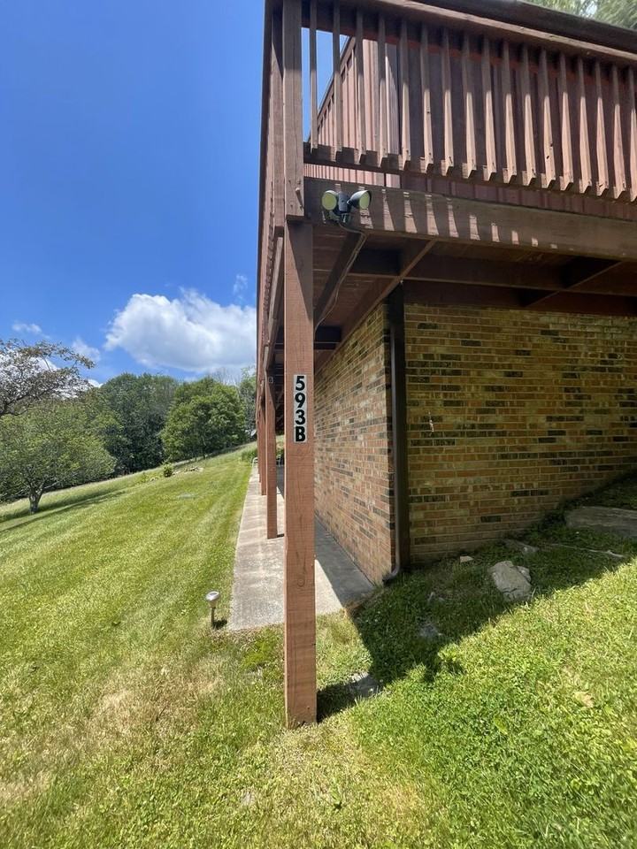 593B Pinnacle Dr - Photo 3 of 40