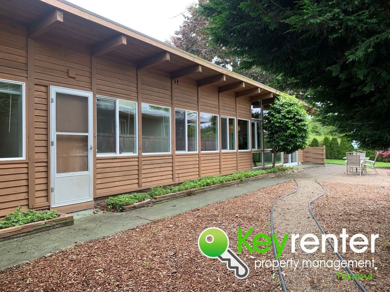 5307 N Pearl St - Photo 3 of 37