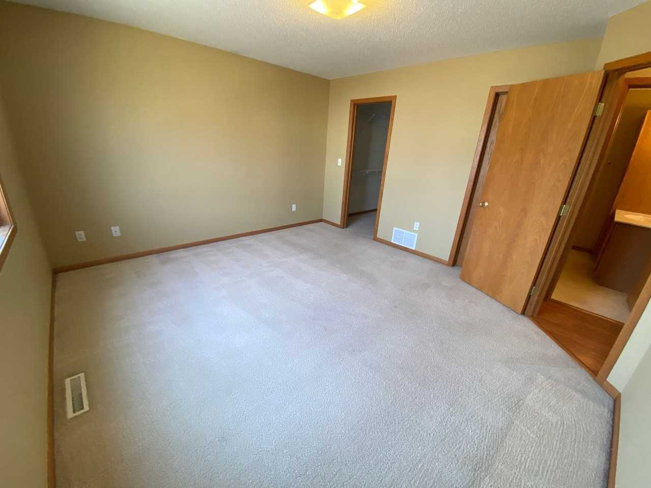 2501 Amber Valley Ct S - Photo 2 of 27