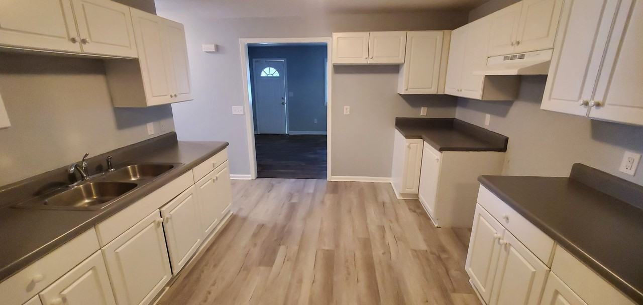 2021 Textile Dr - Photo 2 of 11