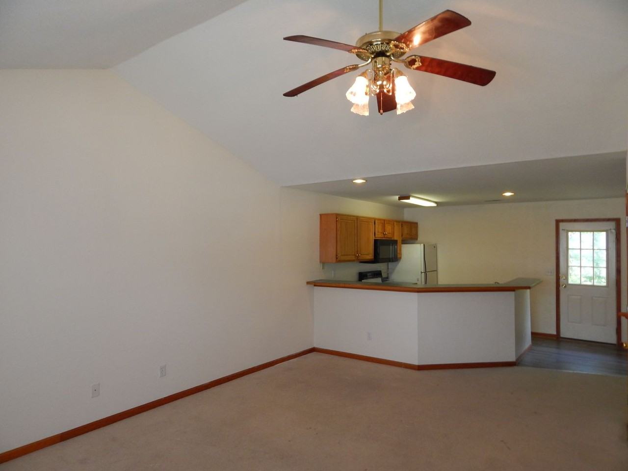 1405 Godas Dr - Photo 2 of 13