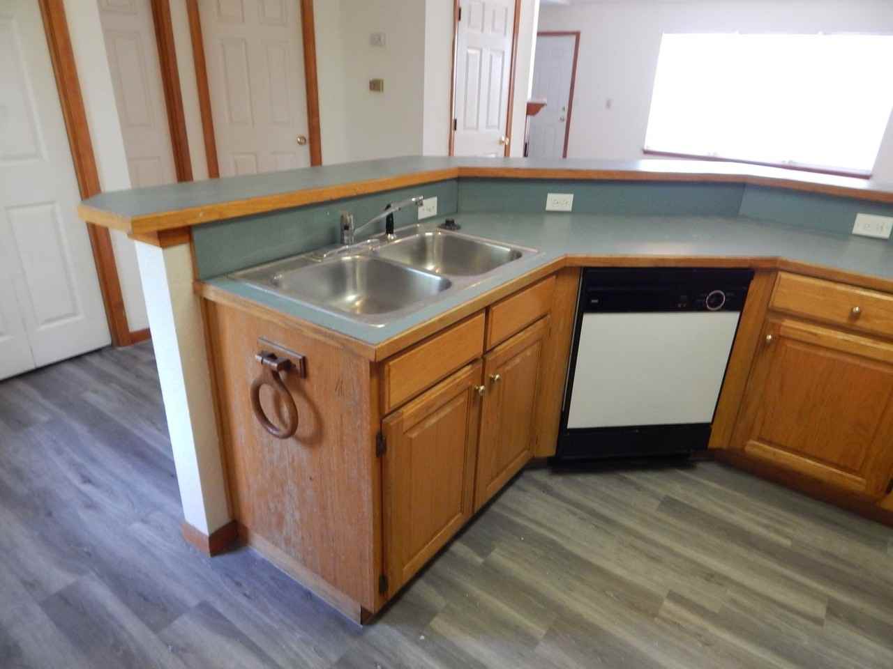 1405 Godas Dr - Photo 5 of 13