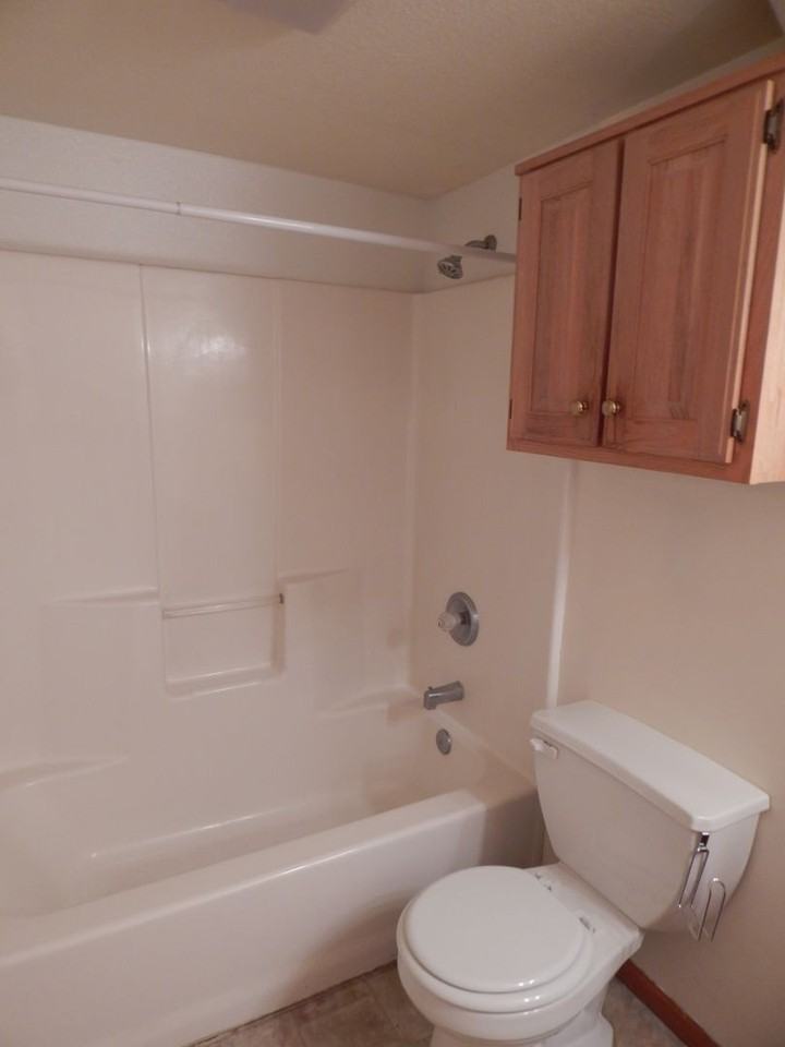 1405 Godas Dr - Photo 7 of 13