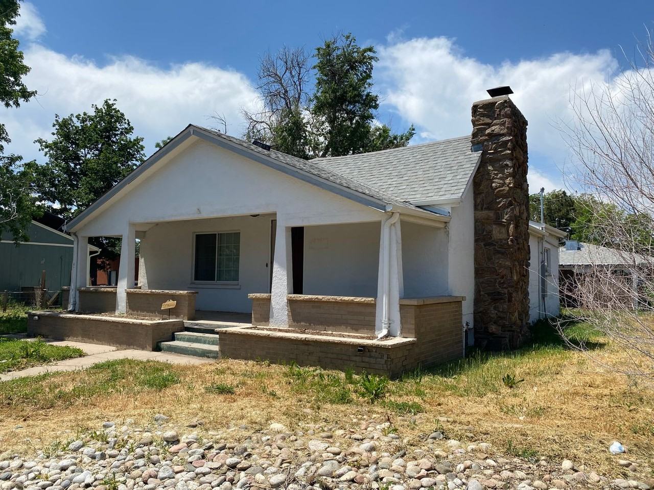 1923 S Huron St - Photo 3 of 20