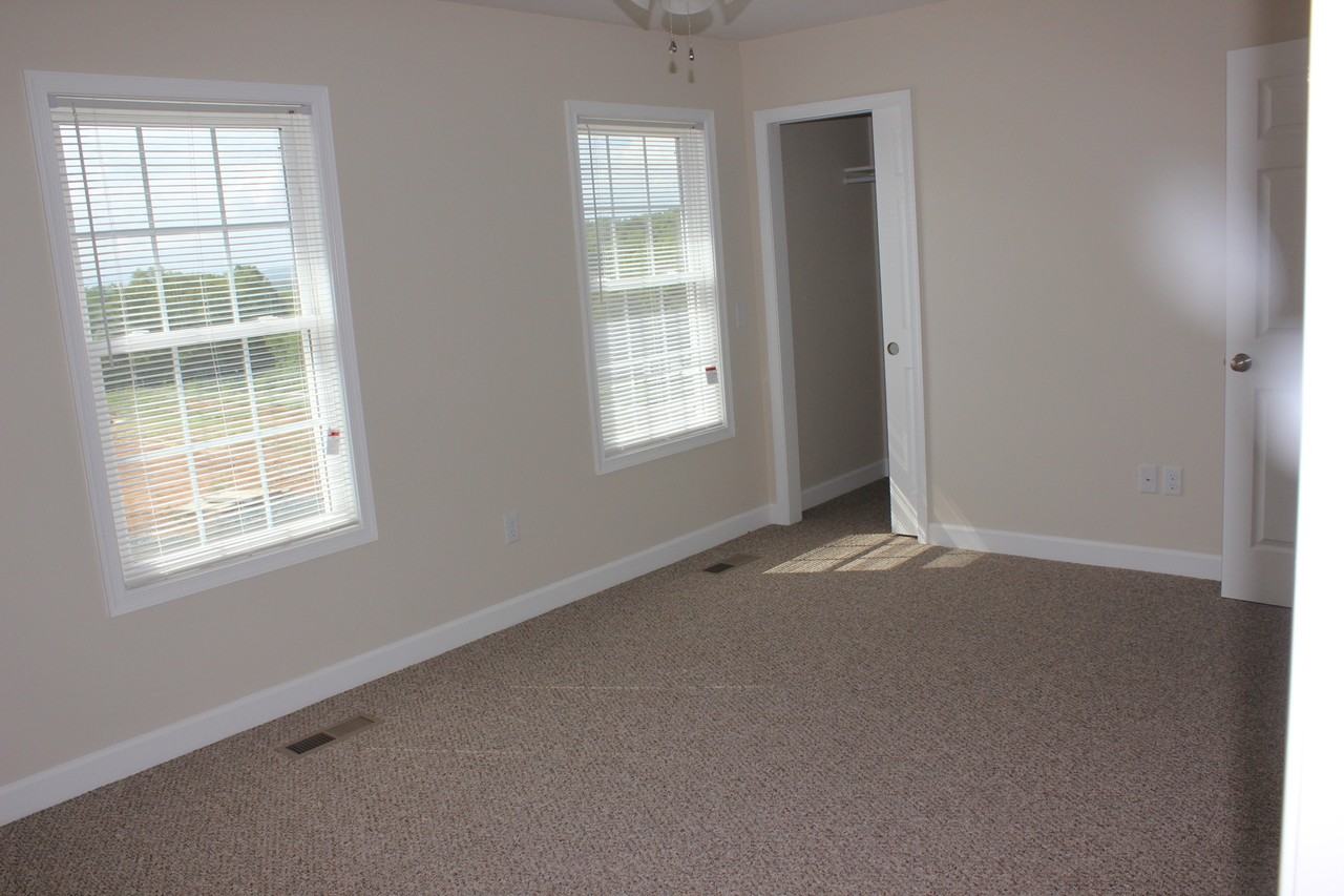 818 Carson Cir - Photo 6 of 19