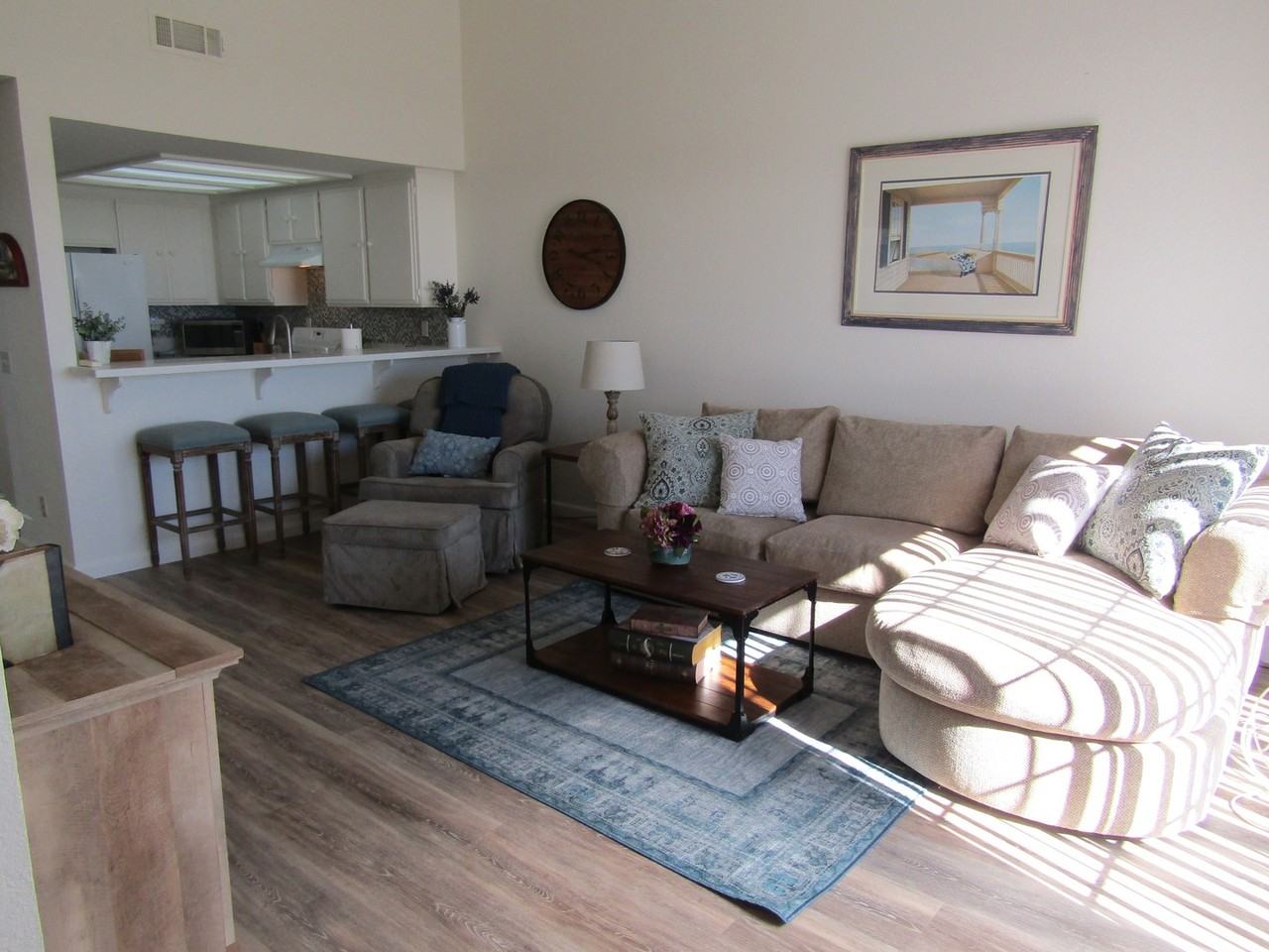 330 Foothill Rd - Photo 5 of 9