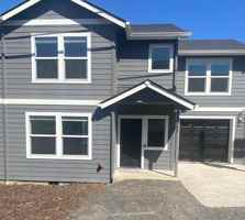 featured image of 2305 E 9th St