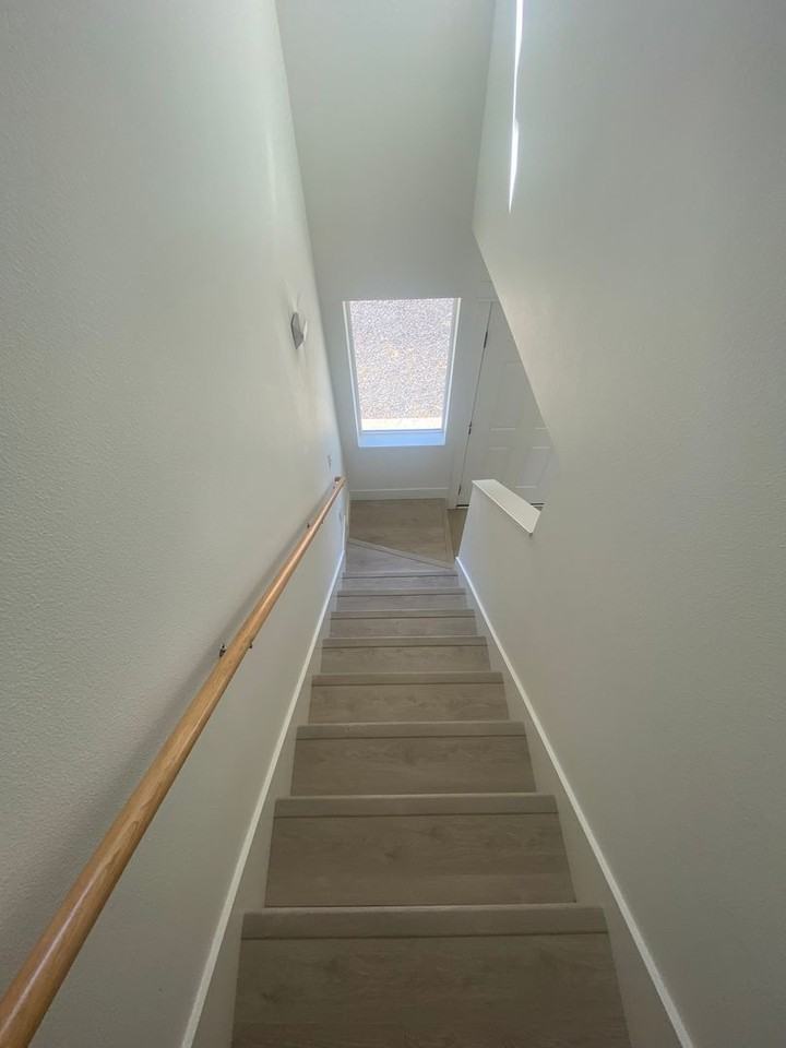 2305 E 9th St - Photo 6 of 18