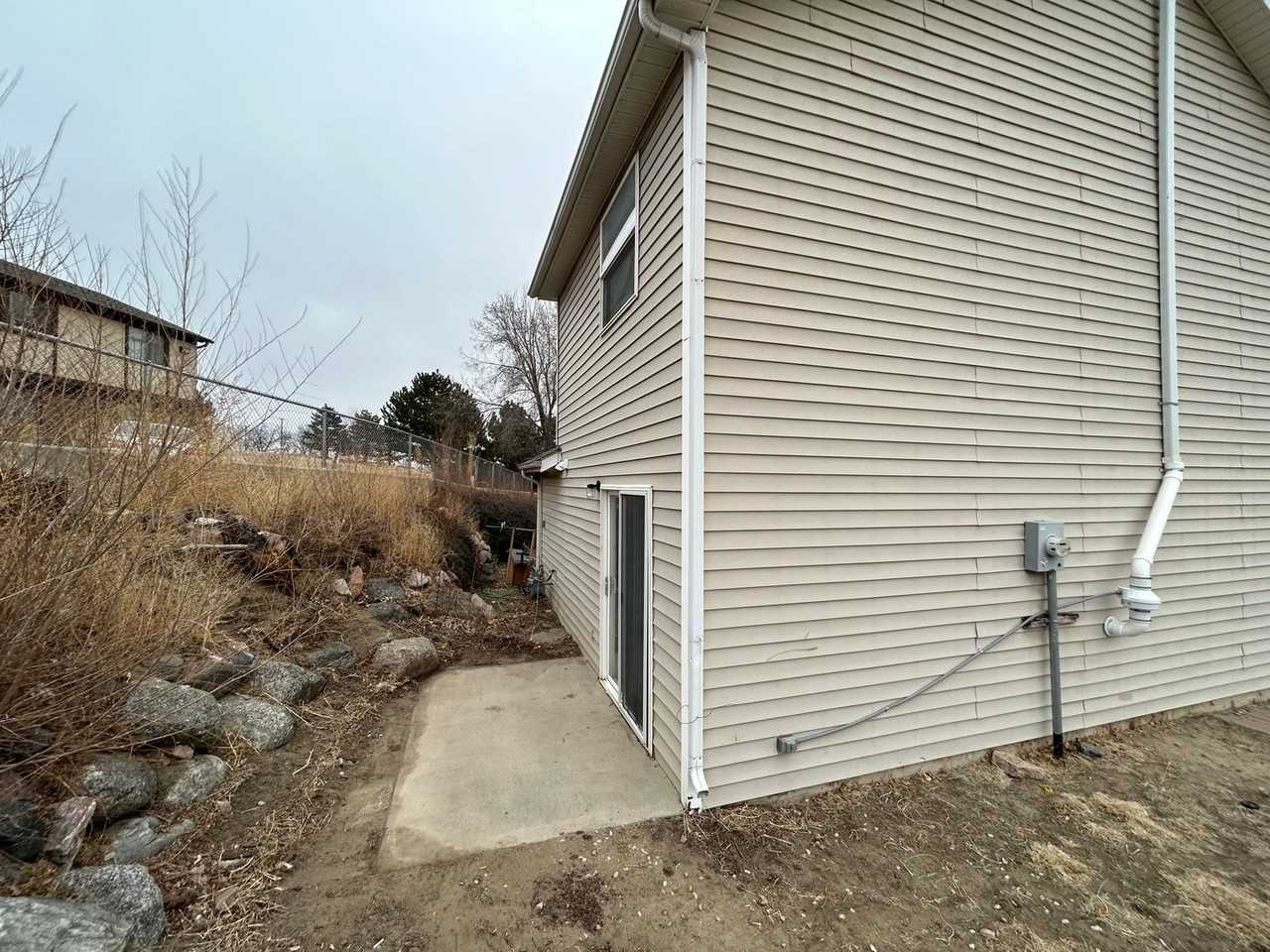 1058 Yuma St - Photo 2 of 16