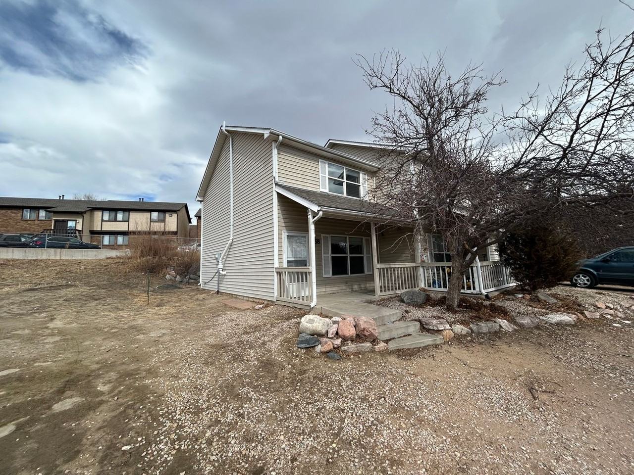 1058 Yuma St - Photo 3 of 16