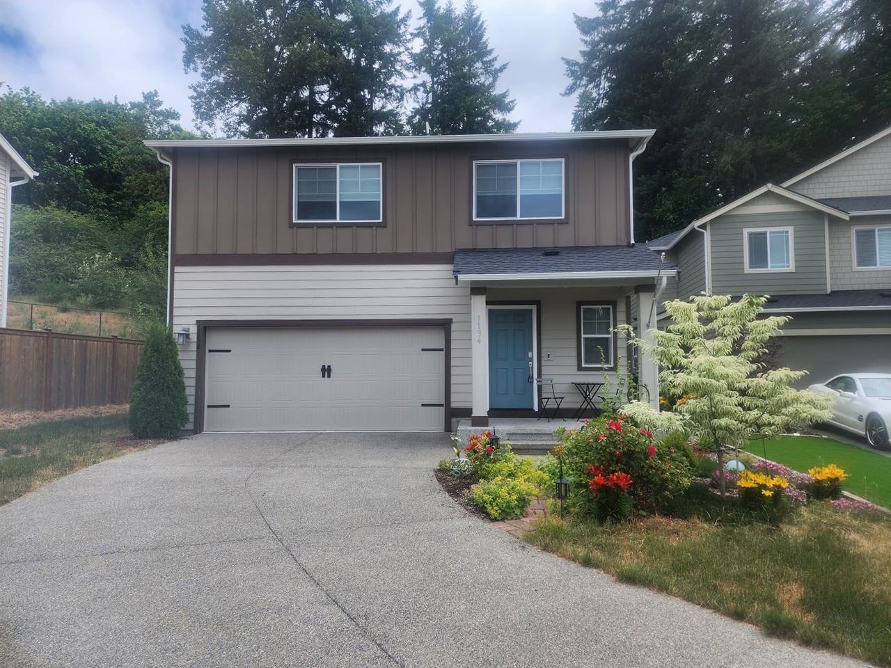 1134 Swan Loop - Photo 2 of 21