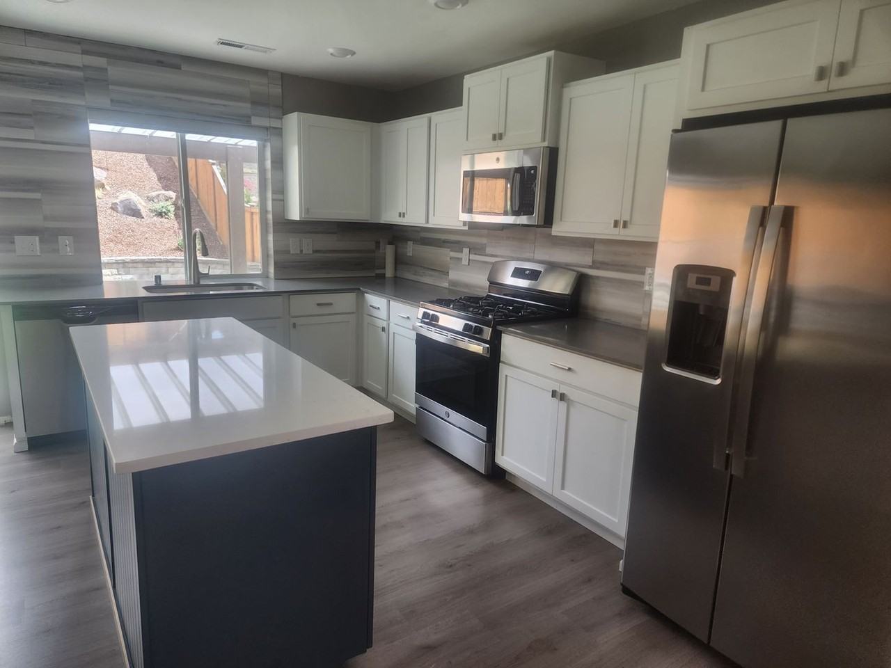 1134 Swan Loop - Photo 3 of 21