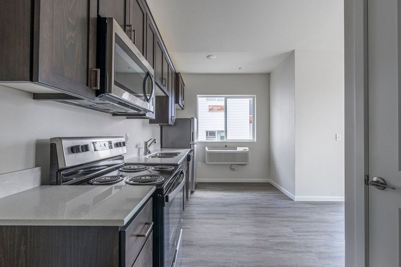 Plymouth Barracuda Apartments 603 Plymouth Dr Ne, Keizer, OR 97303