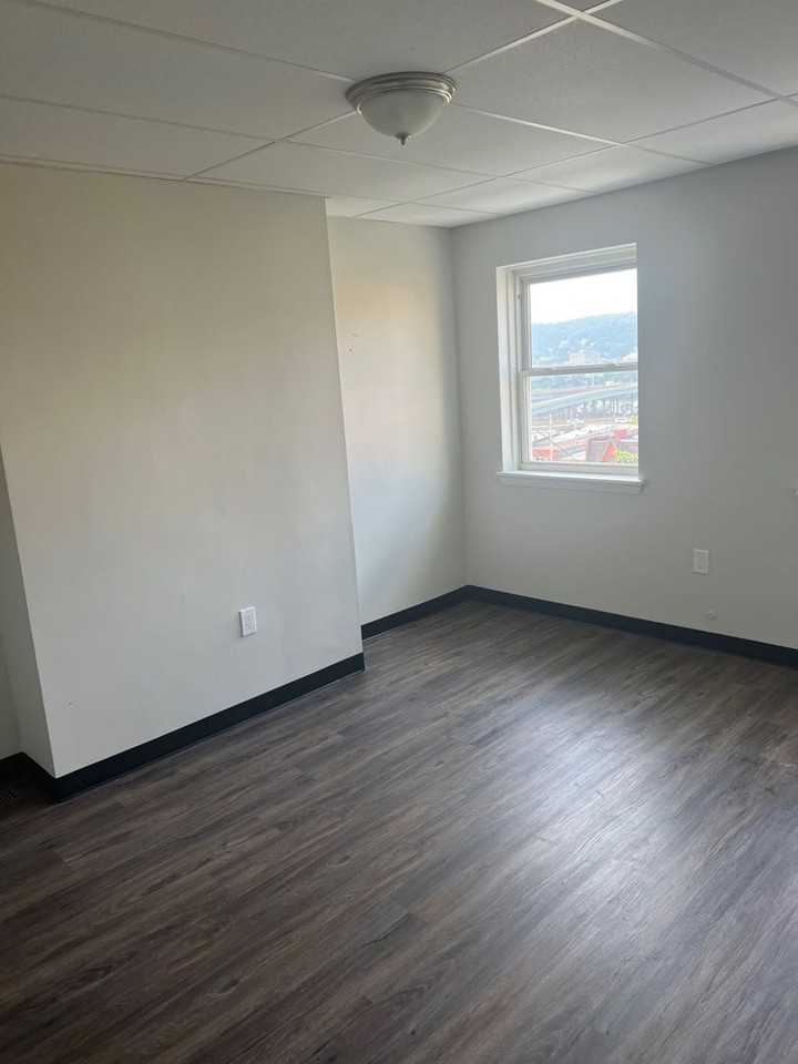 2017-2031 DE RUAD ST - Photo 5 of 13