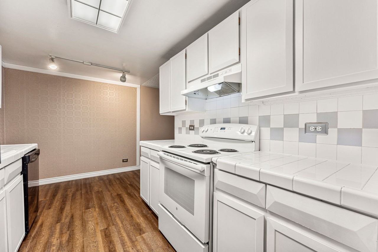 701 N Pearl St #103 - Photo 5 of 20