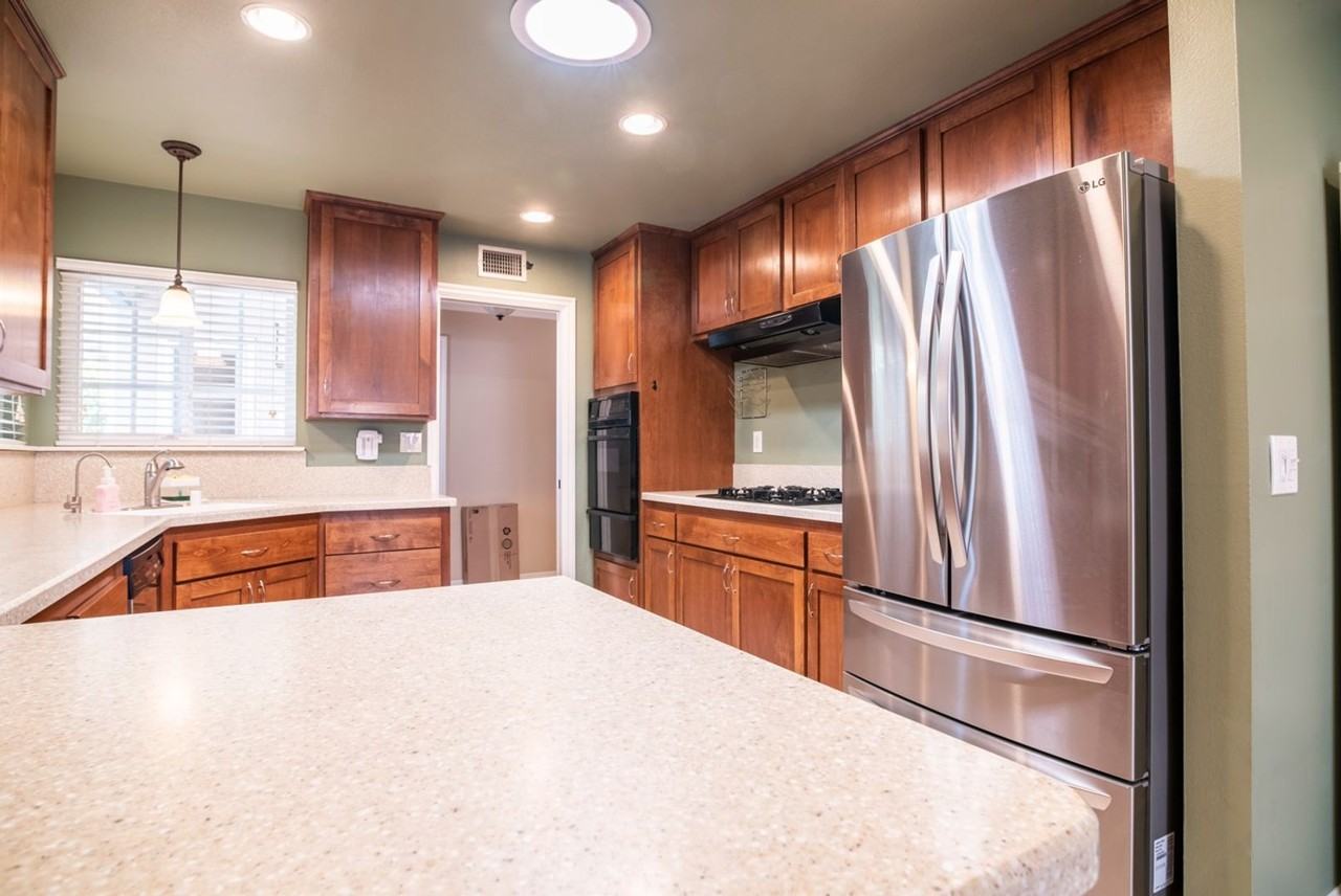 1034 Fletcher Ave - Photo 4 of 35