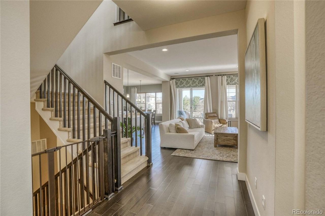 13700 Raritan Dr - Photo 4 of 32