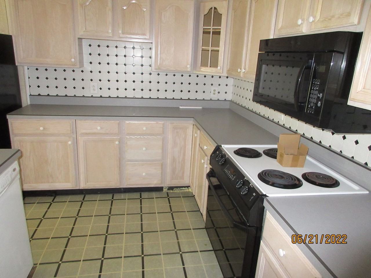 2030 Glen Haven St - Photo 2 of 21