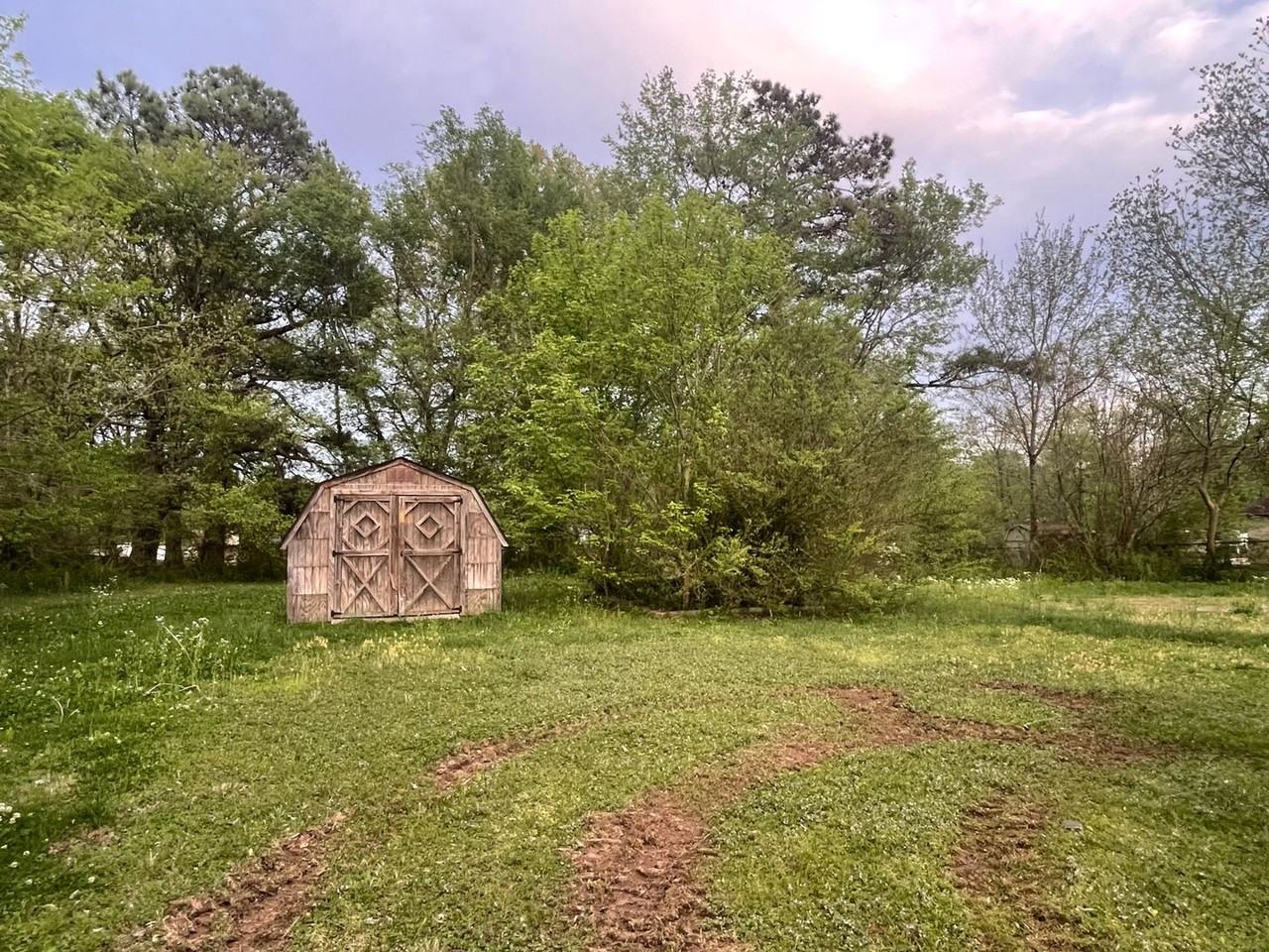 108 Rayburn Dr - Photo 4 of 13