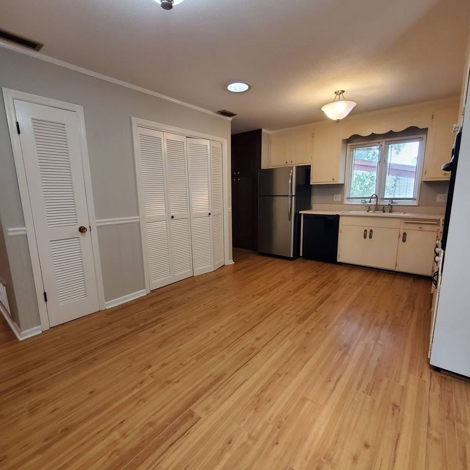 1503 Fresno Street - Photo 5 of 15