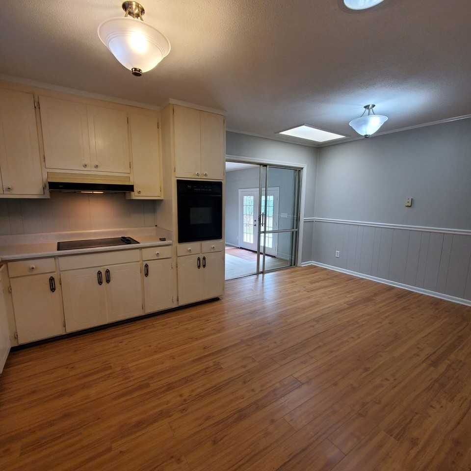 1503 Fresno Street - Photo 7 of 15