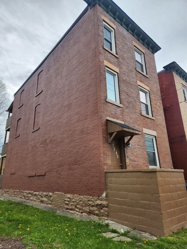 7345 Street Apartments 7345 St, Pittsburgh, PA 15208