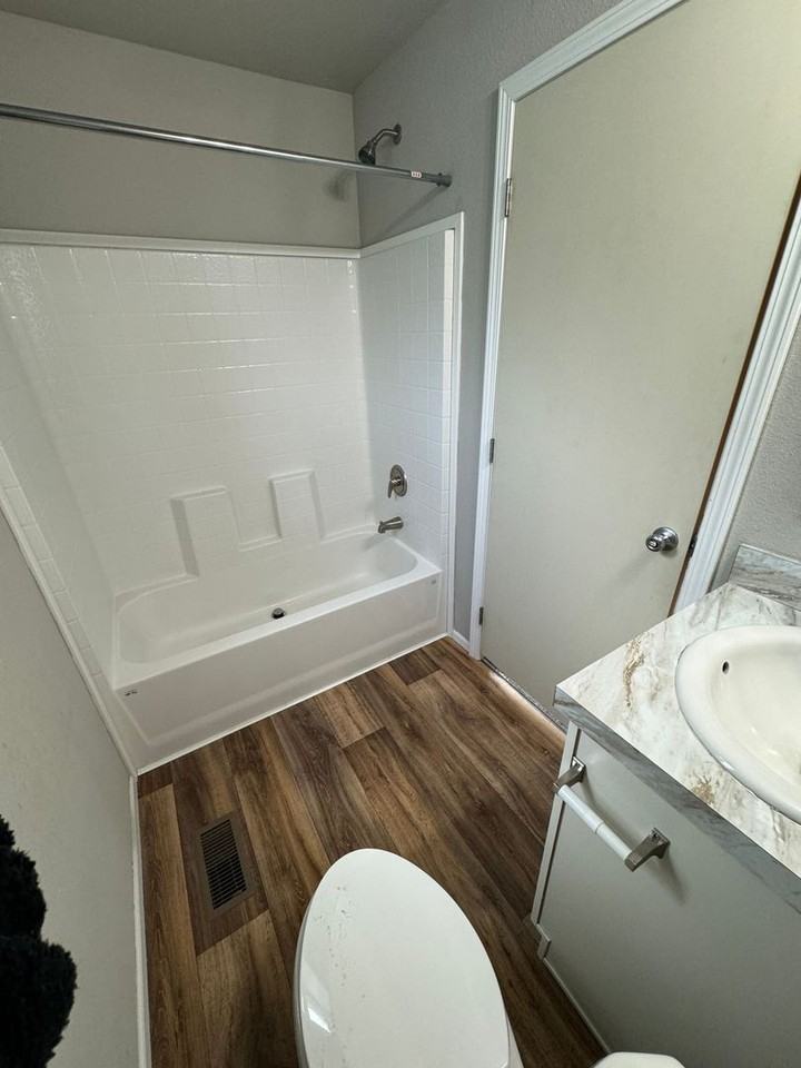 512 Sw 15th St - Photo 4 of 8