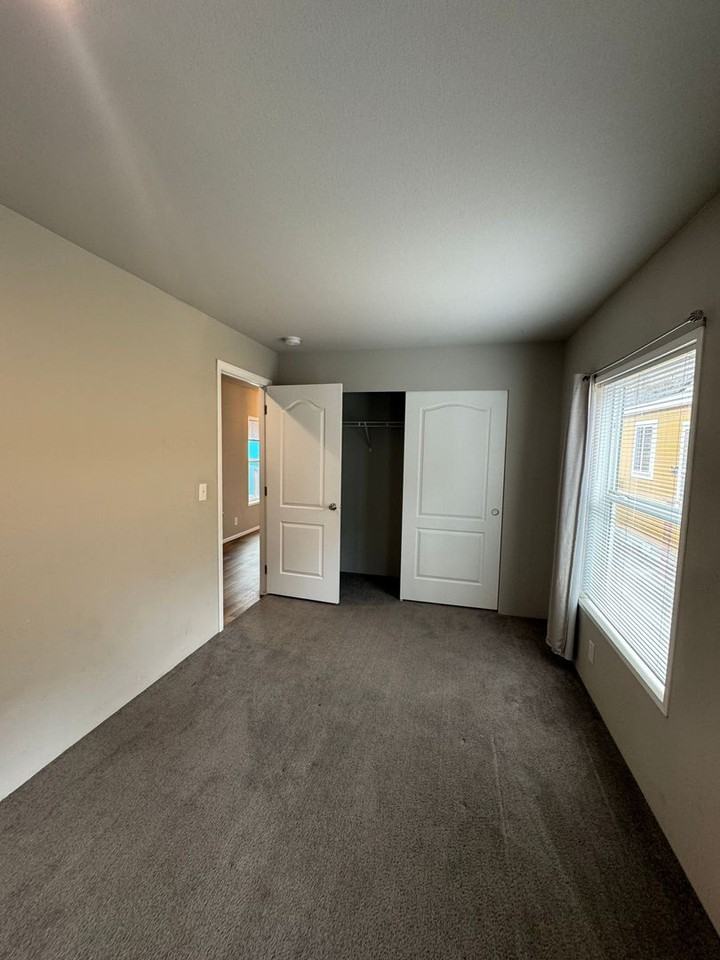 512 Sw 15th St - Photo 6 of 8