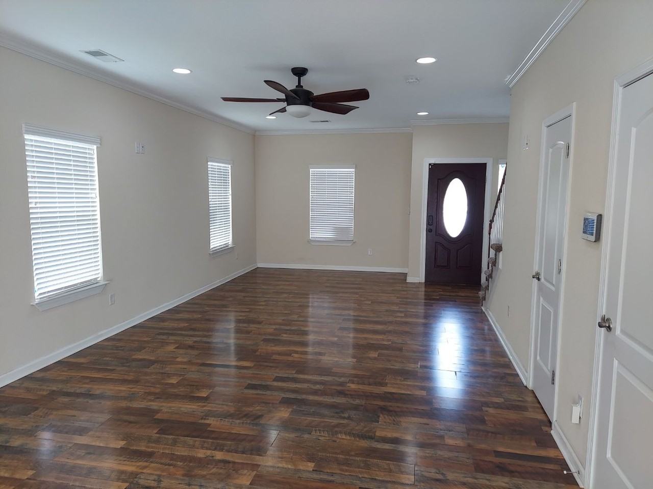 919 Jefferson St - Photo 3 of 18