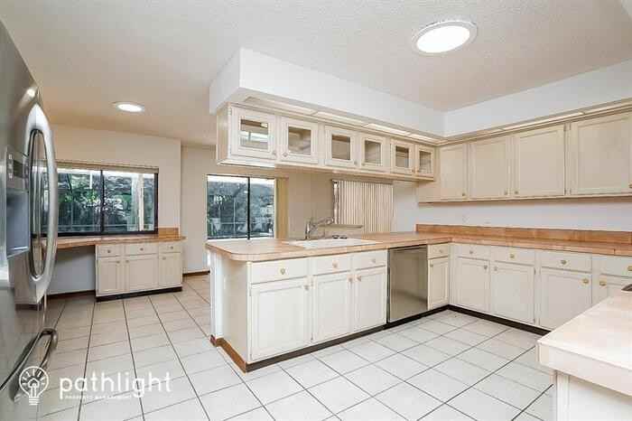 6214 Iroquois Ct - Photo 2 of 16