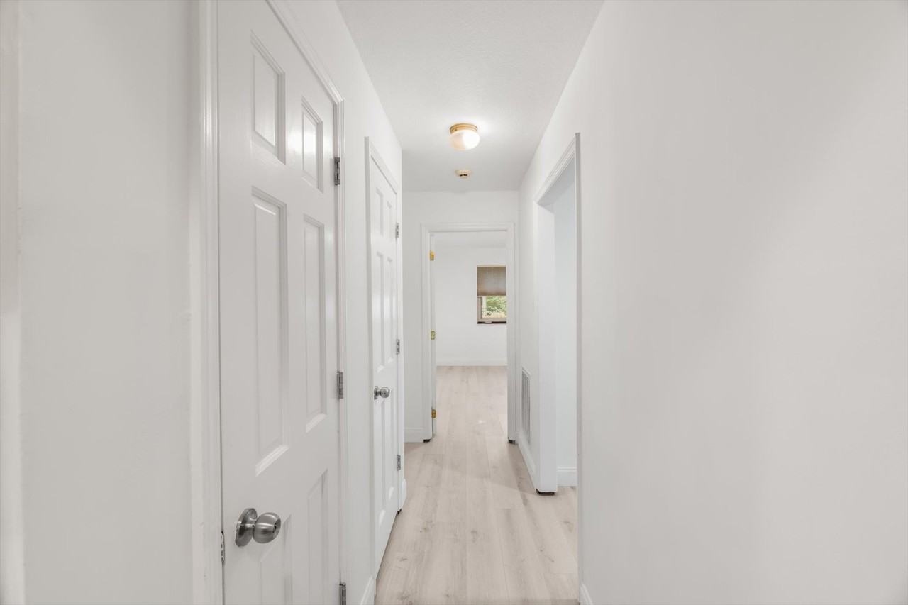 11717 Georgetowne Dr #NA - Photo 4 of 31