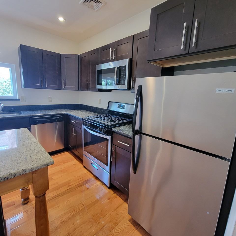 1215 Rodman St #NA - Photo 4 of 27