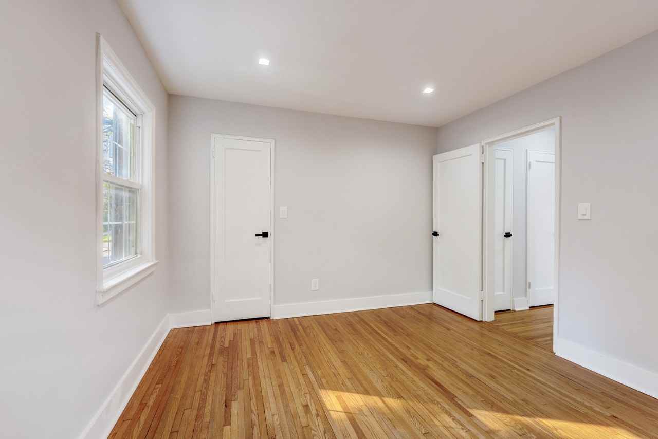 15 Manchester Pl #3L - Photo 3 of 4