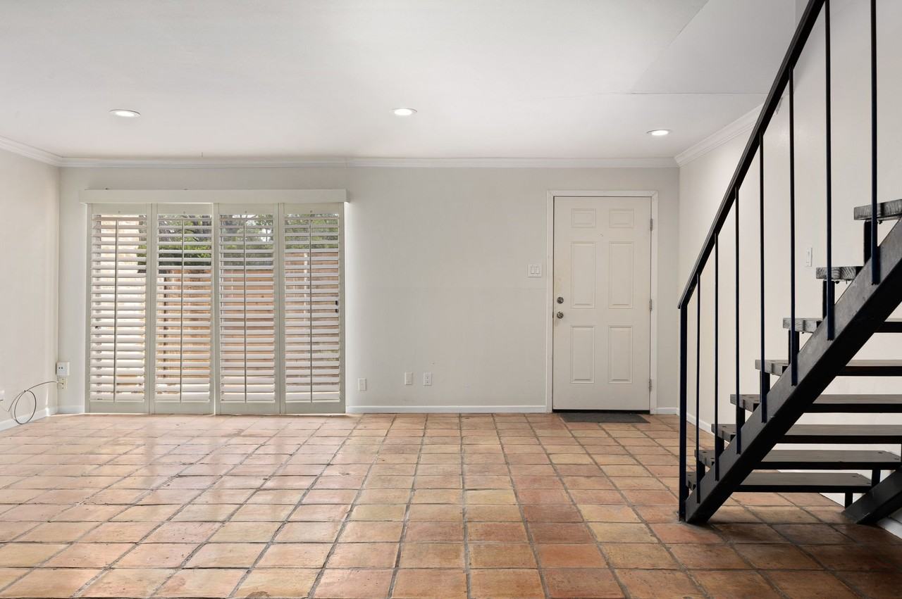 166 Elizabeth Rd #G - Photo 3 of 21