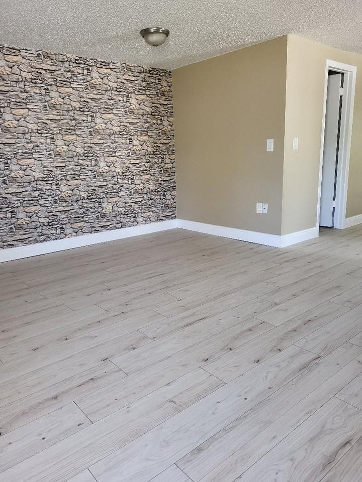 11103 Harding Dr #2 - Photo 3 of 14