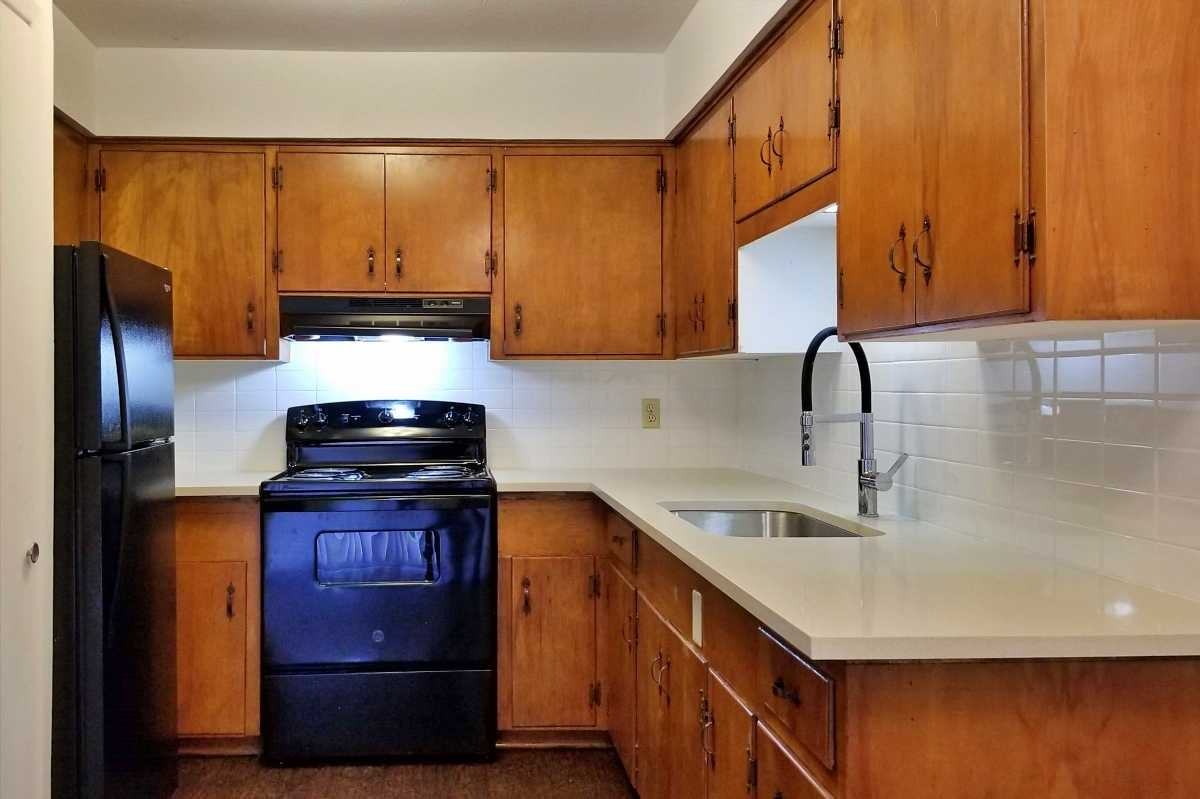 4125 Swiss Ave - Photo 4 of 10