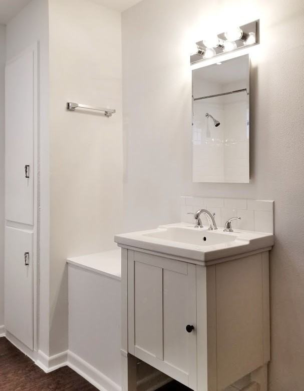 4125 Swiss Ave - Photo 6 of 10