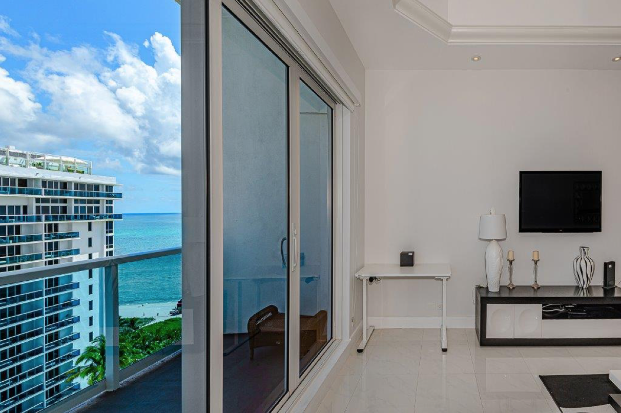 2301 Collins Ave #1619 - Photo 7 of 50