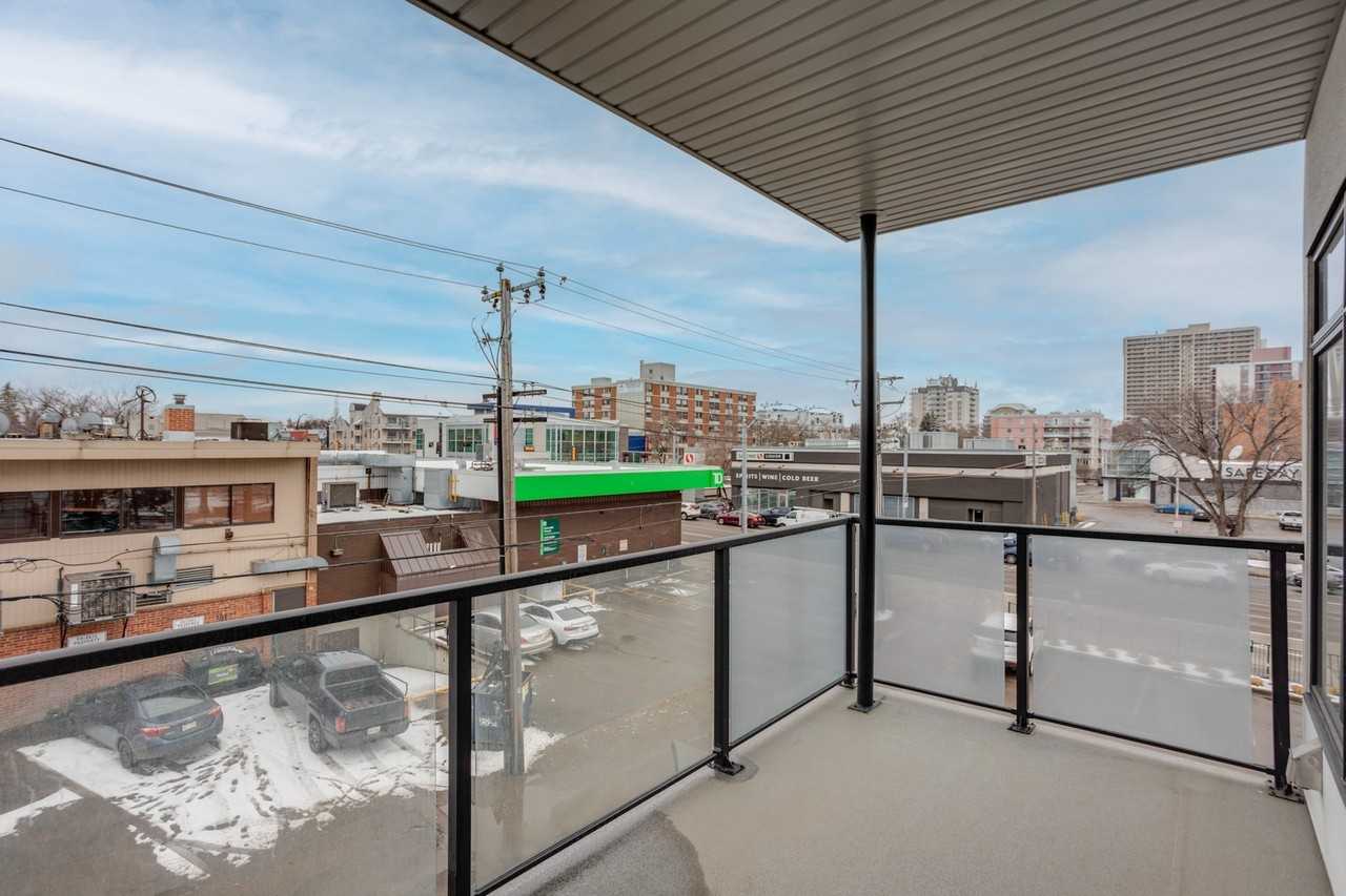 William Off Whyte - Photo 3 of 50